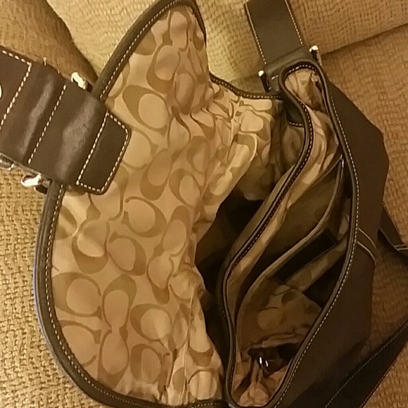 Authentic Coach crossbody - Picture 4 of 4